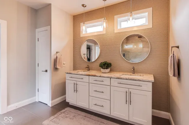 $795,000 | 2229 North Talbott Street, Indianapolis, IN 46205