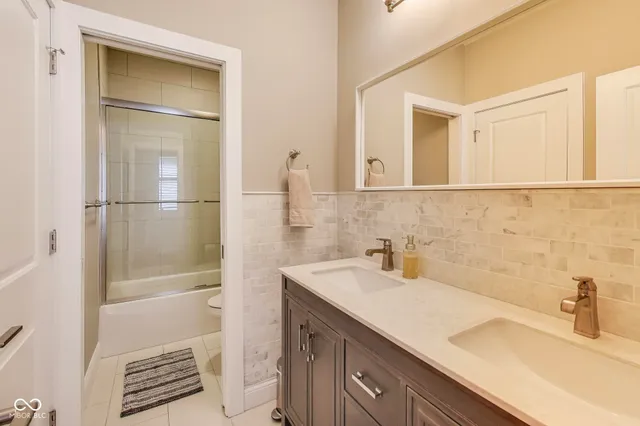 $795,000 | 2229 North Talbott Street, Indianapolis, IN 46205