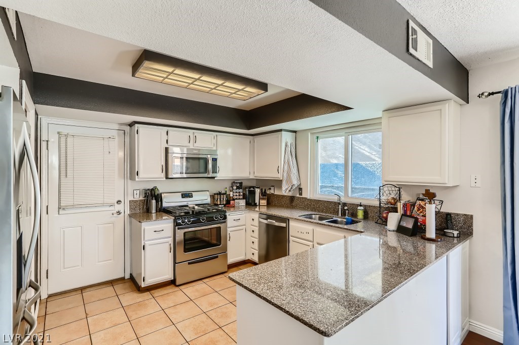 75 Westheimer Road Henderson, NV 89074 - Photo 7 of 28 Gallery Image 7