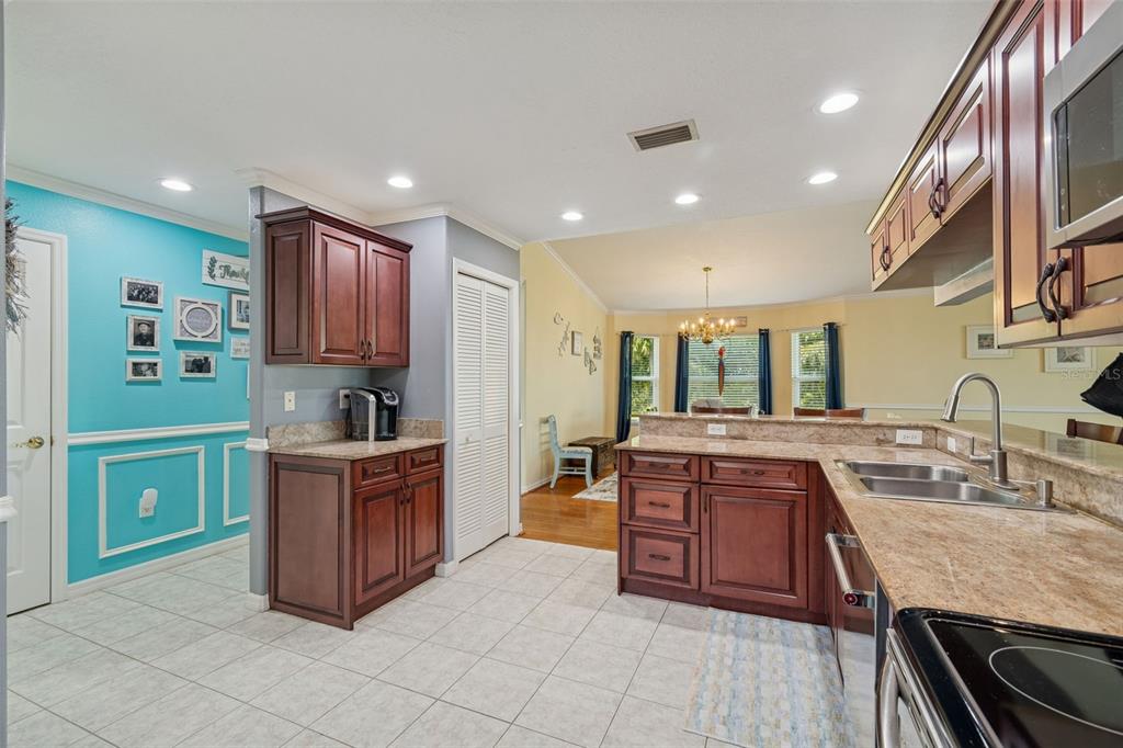 6170 Seaside Drive New Port Richey, FL 34652 - Photo 23 of 95