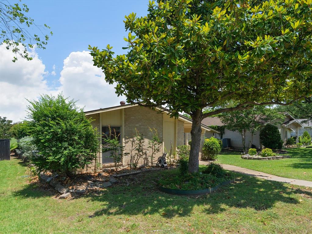 3020 Ravine Trail Carrollton, TX 75007 - Photo 2 of 32
