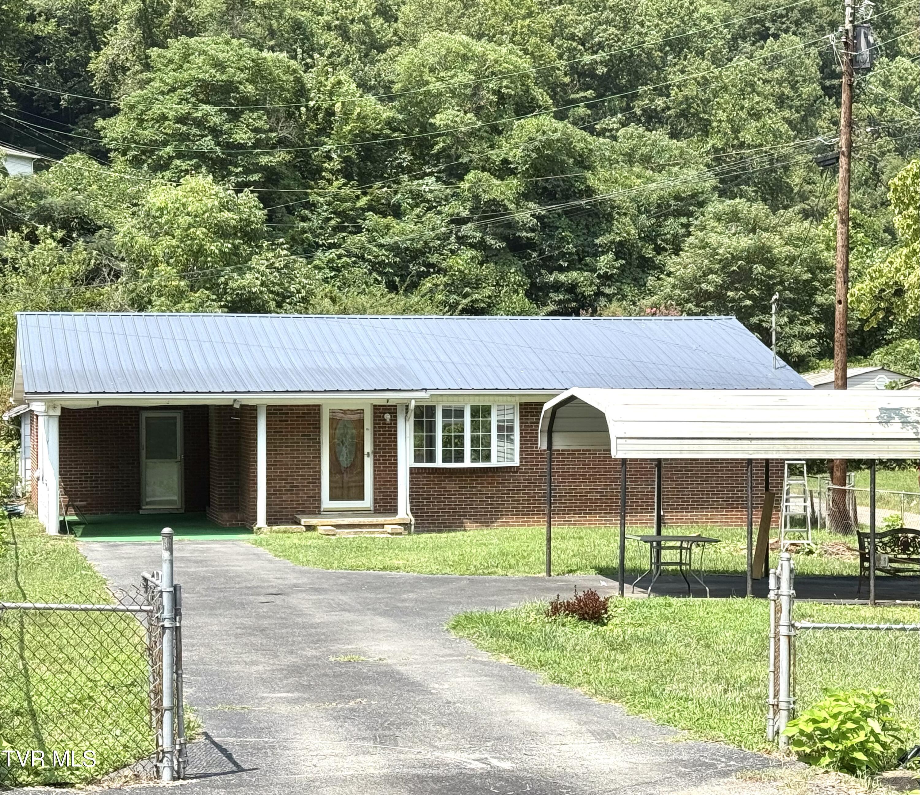 1104 Little Prater Road Grundy, VA 24614 - Photo 26 of 28 IMG_9189