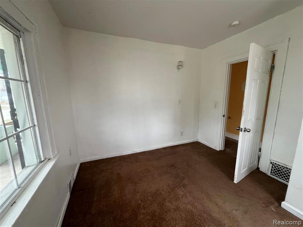 2119 Rome Avenue Warren, MI 48091 - Photo 16 of 31 Bedroom #2