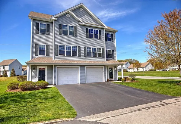 $474,900 | 31 Streamview Drive, Unit 31, Cumberland, RI 02864