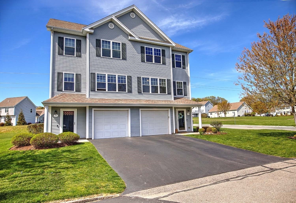 31 Streamview Drive, Unit 31 Cumberland, RI 02864 - Photo 1 of 22