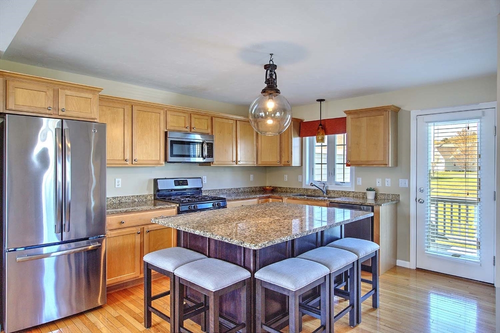 31 Streamview Drive, Unit 31 Cumberland, RI 02864 - Photo 4 of 22