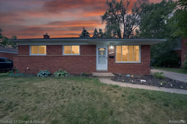 $1,800 | 35669 Hees Street, Livonia, MI 48150