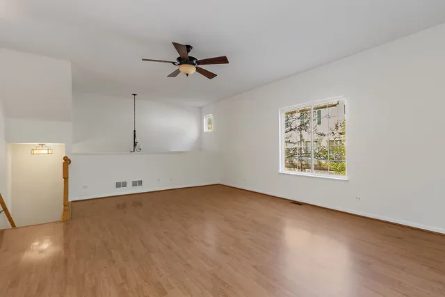 $315,000 | 71 Monarch Drive, Streamwood, IL 60107