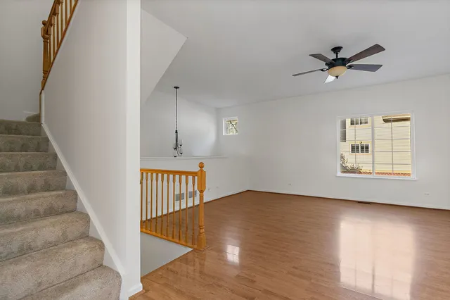 $315,000 | 71 Monarch Drive, Streamwood, IL 60107