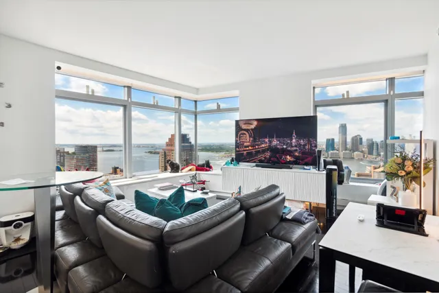 $1,135,000 | 123 Washington Street, Unit 39A | Financial District