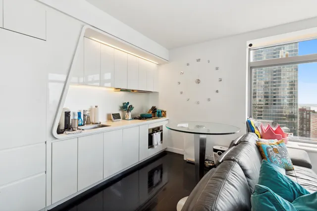 $1,135,000 | 123 Washington Street, Unit 39A | Financial District