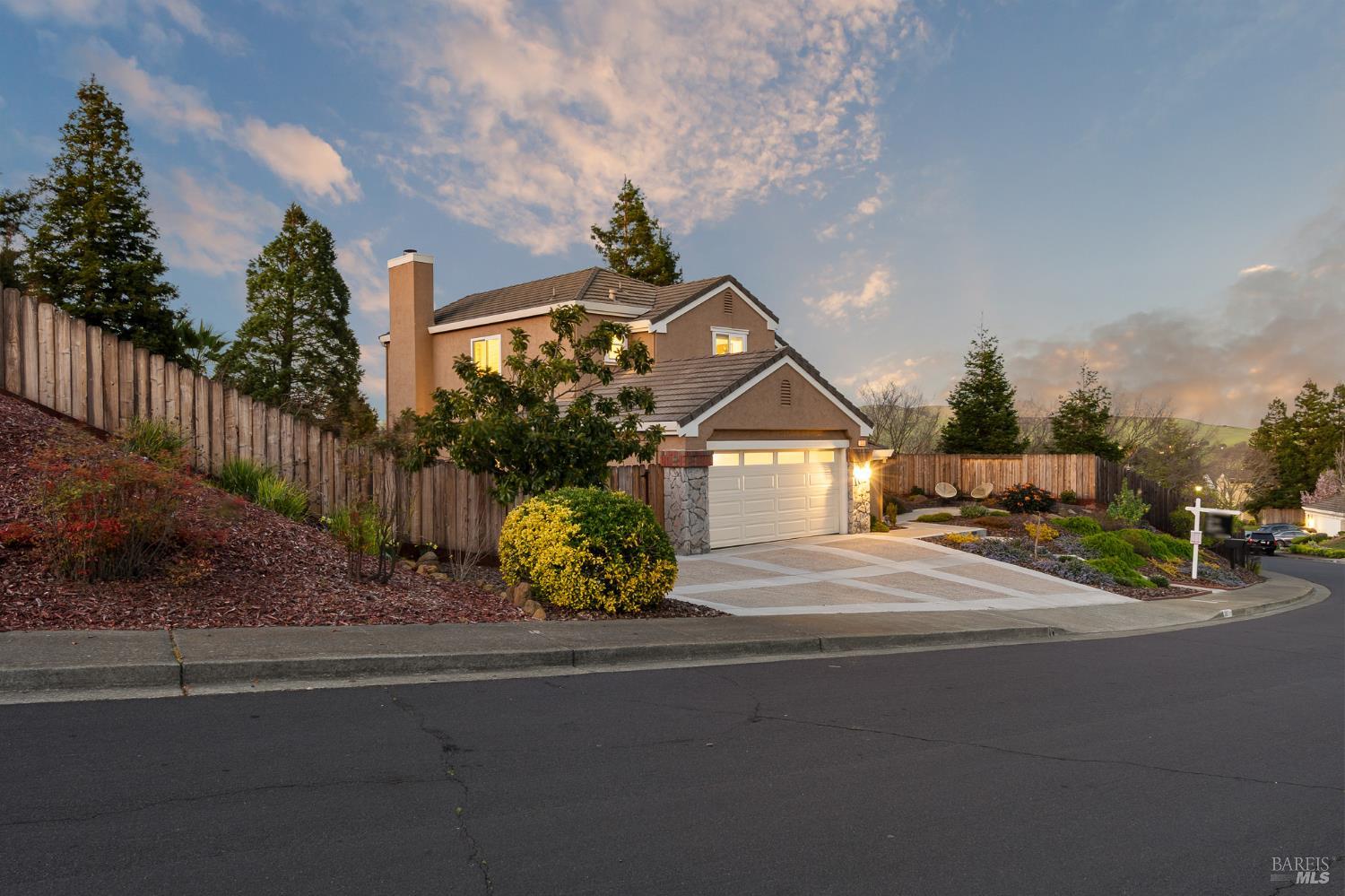 365 Allen Way Benicia, CA 94510 - Photo 4 of 80