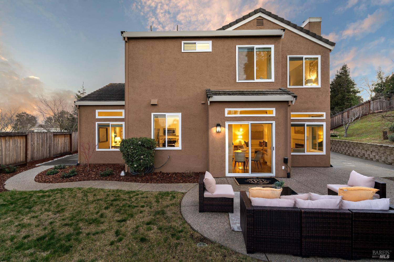 365 Allen Way Benicia, CA 94510 - Photo 6 of 80