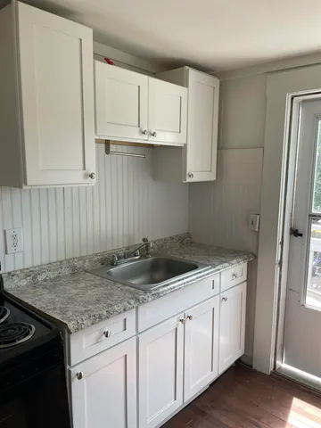 $2,000 | 16-18 Hough Street, Unit 18B, Dover, NH 03820