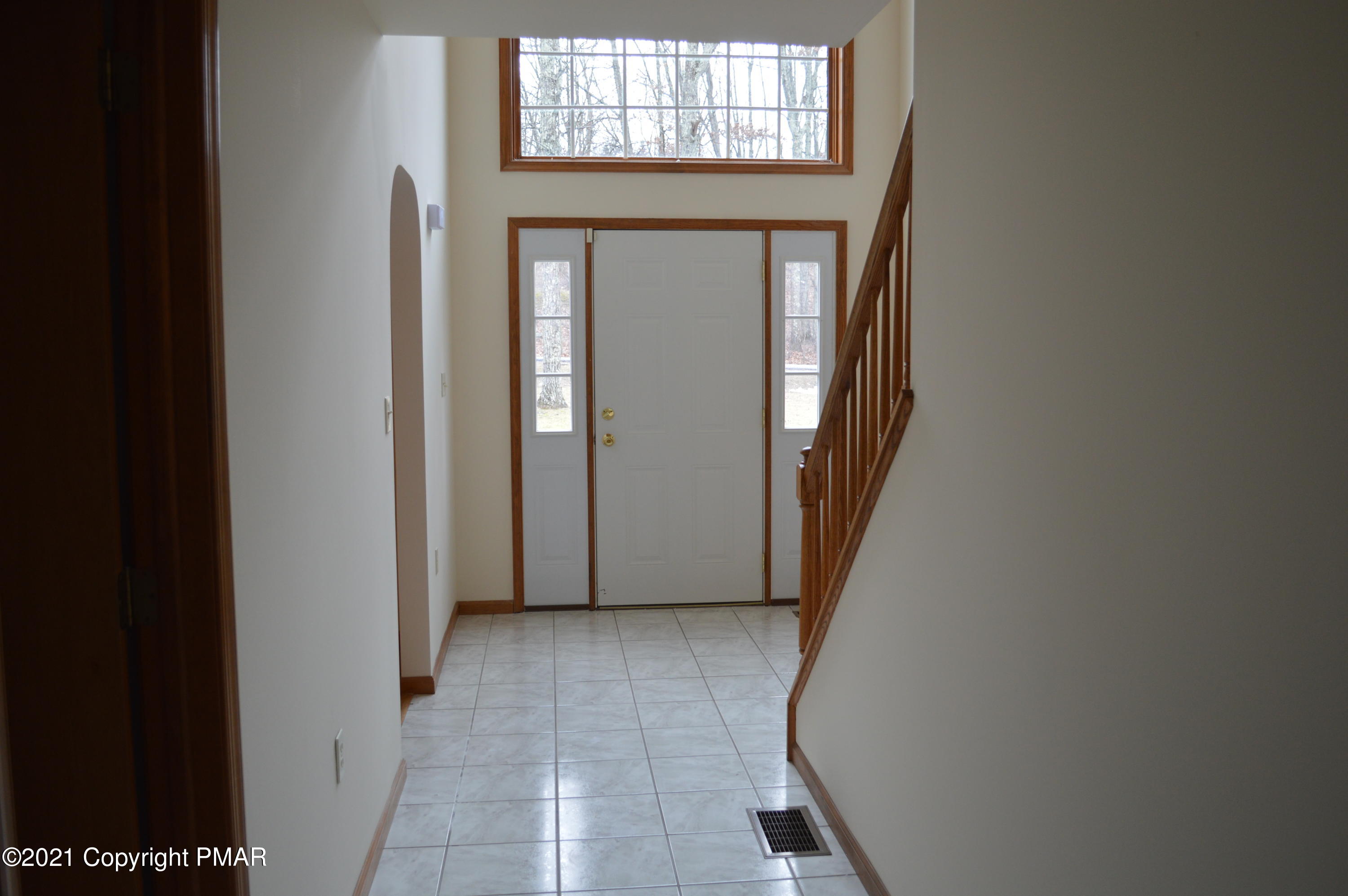 217 Haystack Road Henryville, PA 18332 - Photo 12 of 42 Foyer