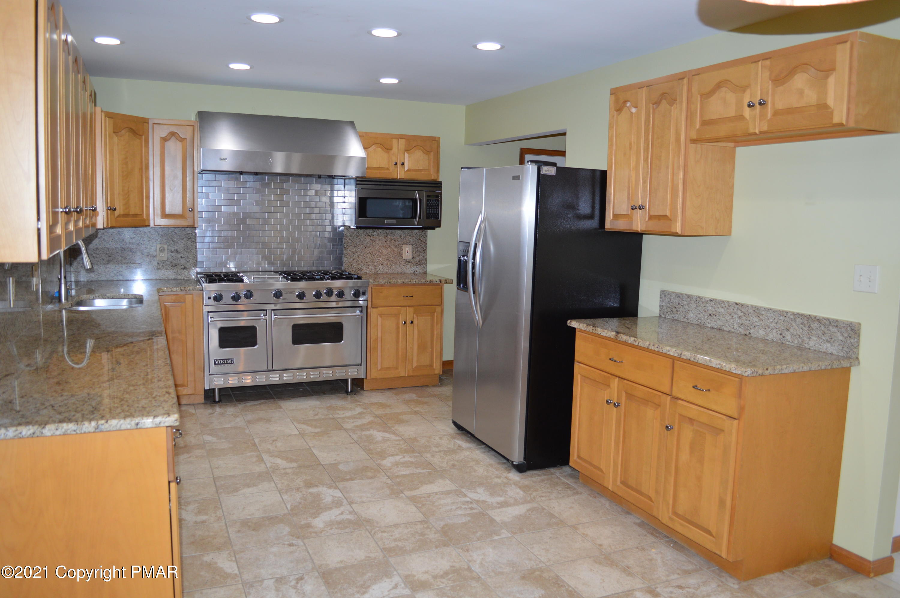 217 Haystack Road Henryville, PA 18332 - Photo 13 of 42 Kitchen