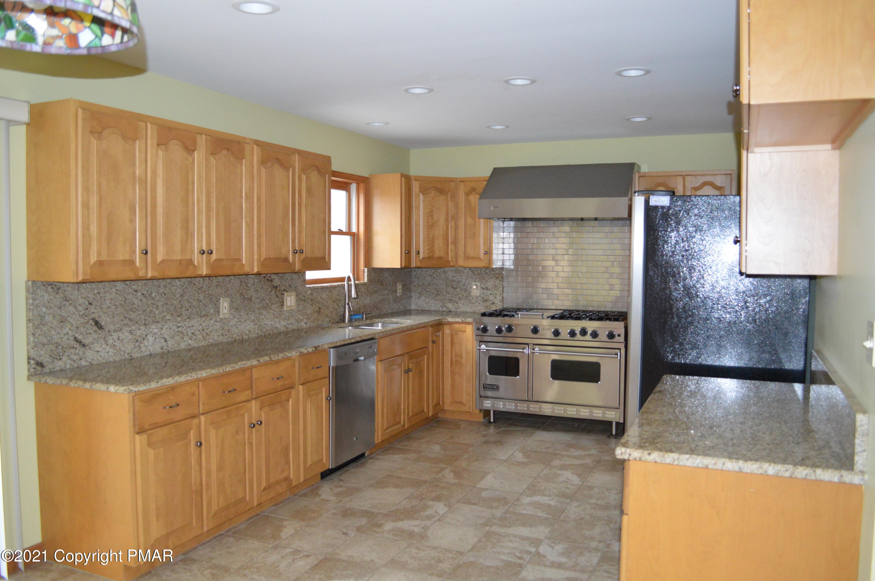 217 Haystack Road Henryville, PA 18332 - Photo 14 of 42 Kitchen2