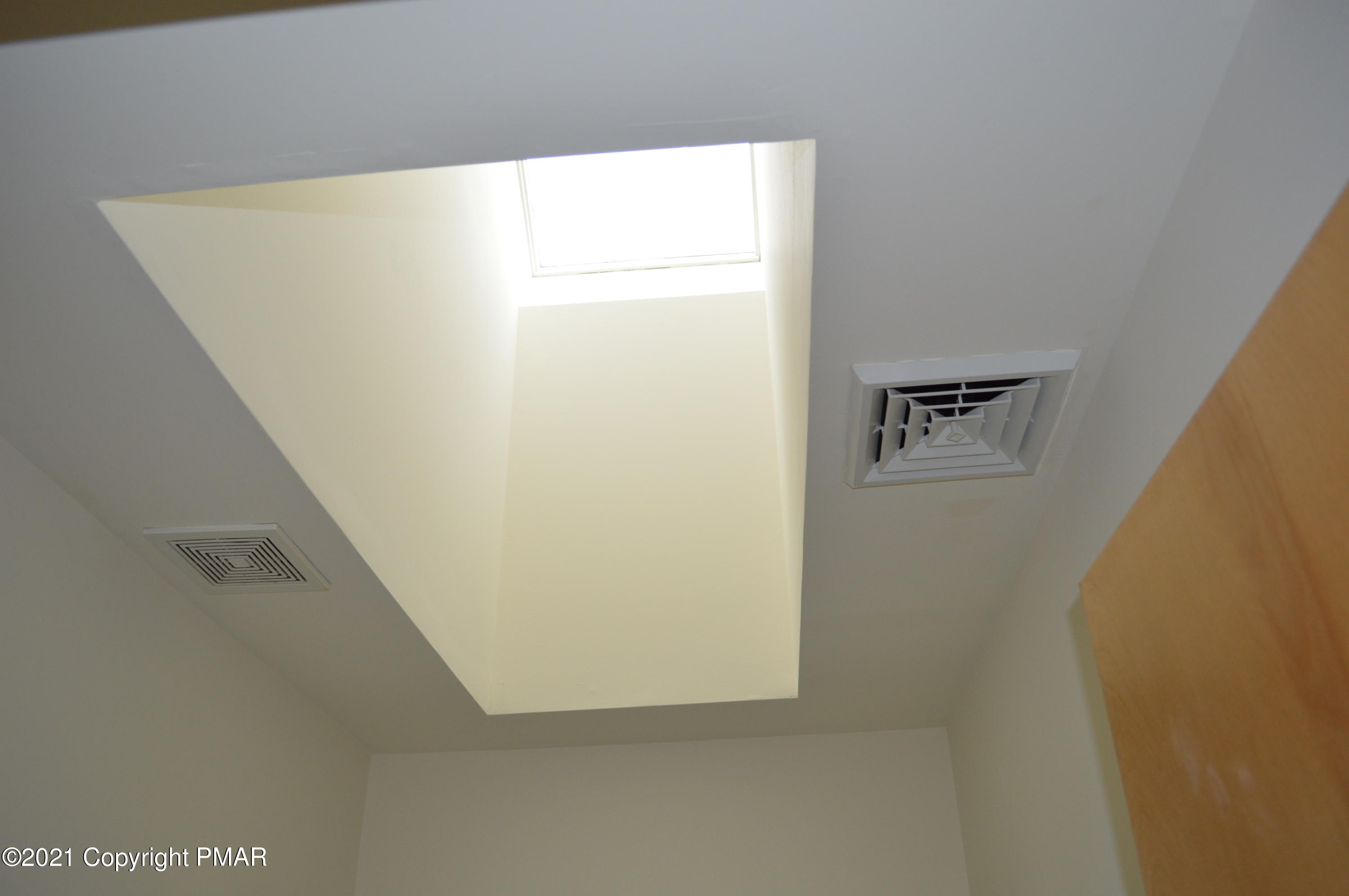 217 Haystack Road Henryville, PA 18332 - Photo 27 of 42 Bath skylight