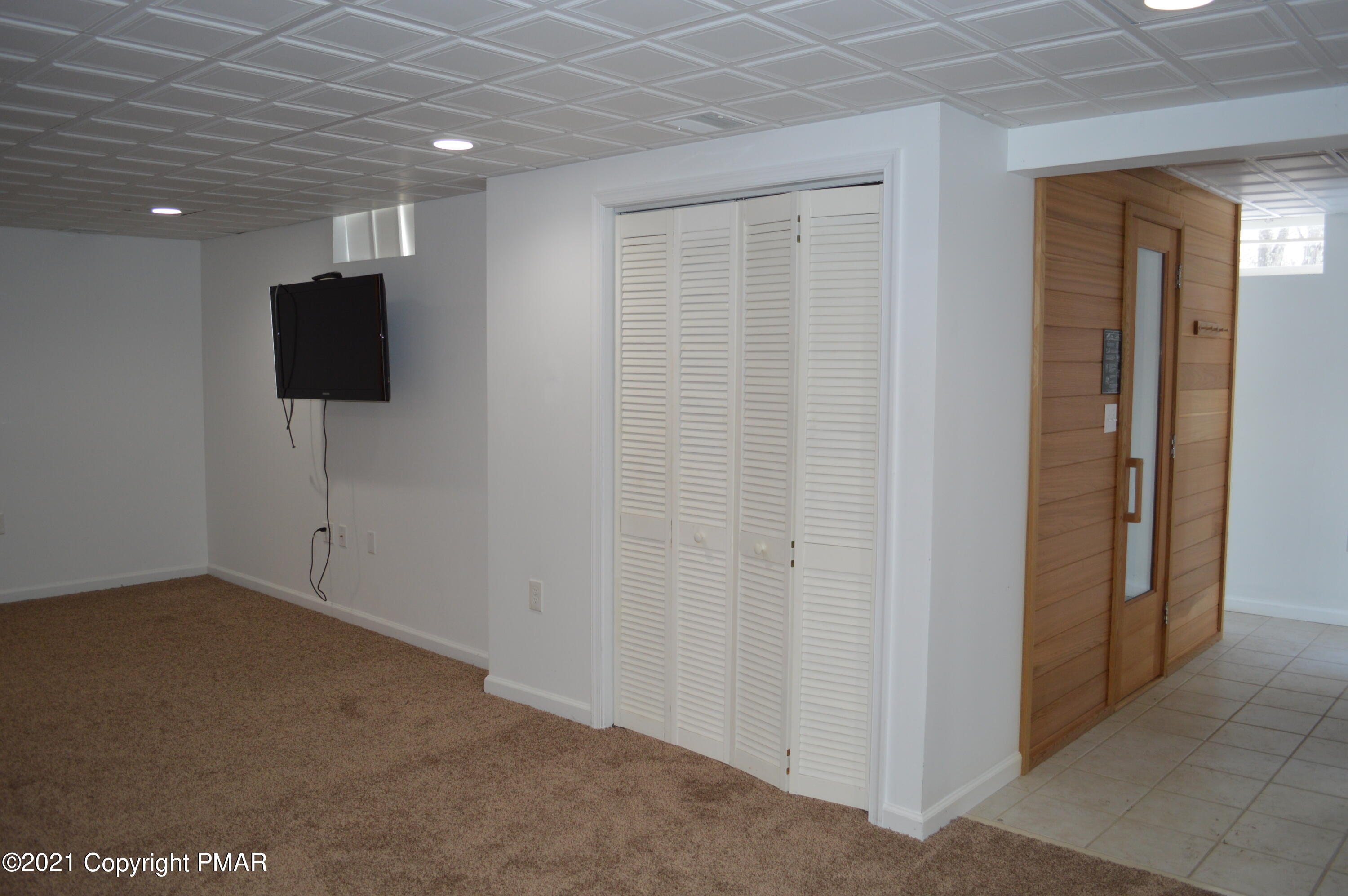 217 Haystack Road Henryville, PA 18332 - Photo 34 of 42 Sauna2
