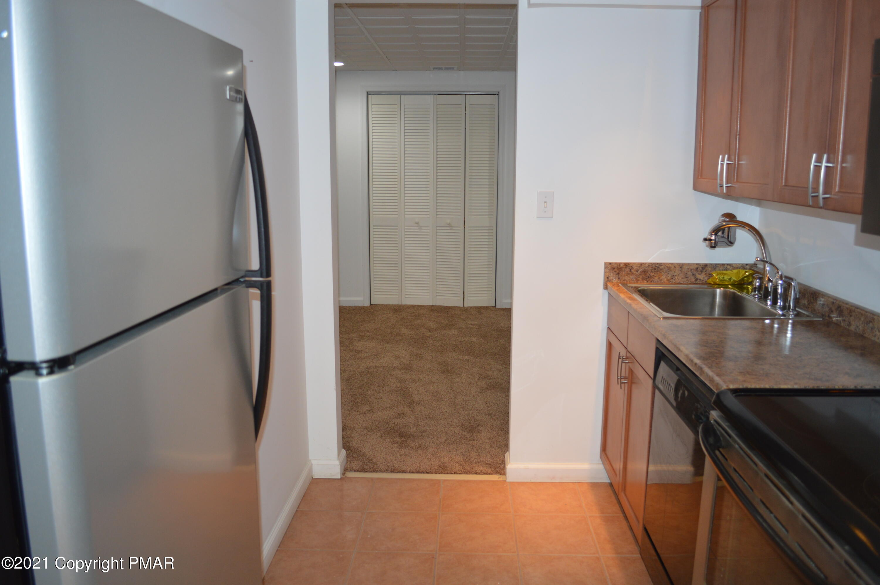 217 Haystack Road Henryville, PA 18332 - Photo 37 of 42 Kitchenette2