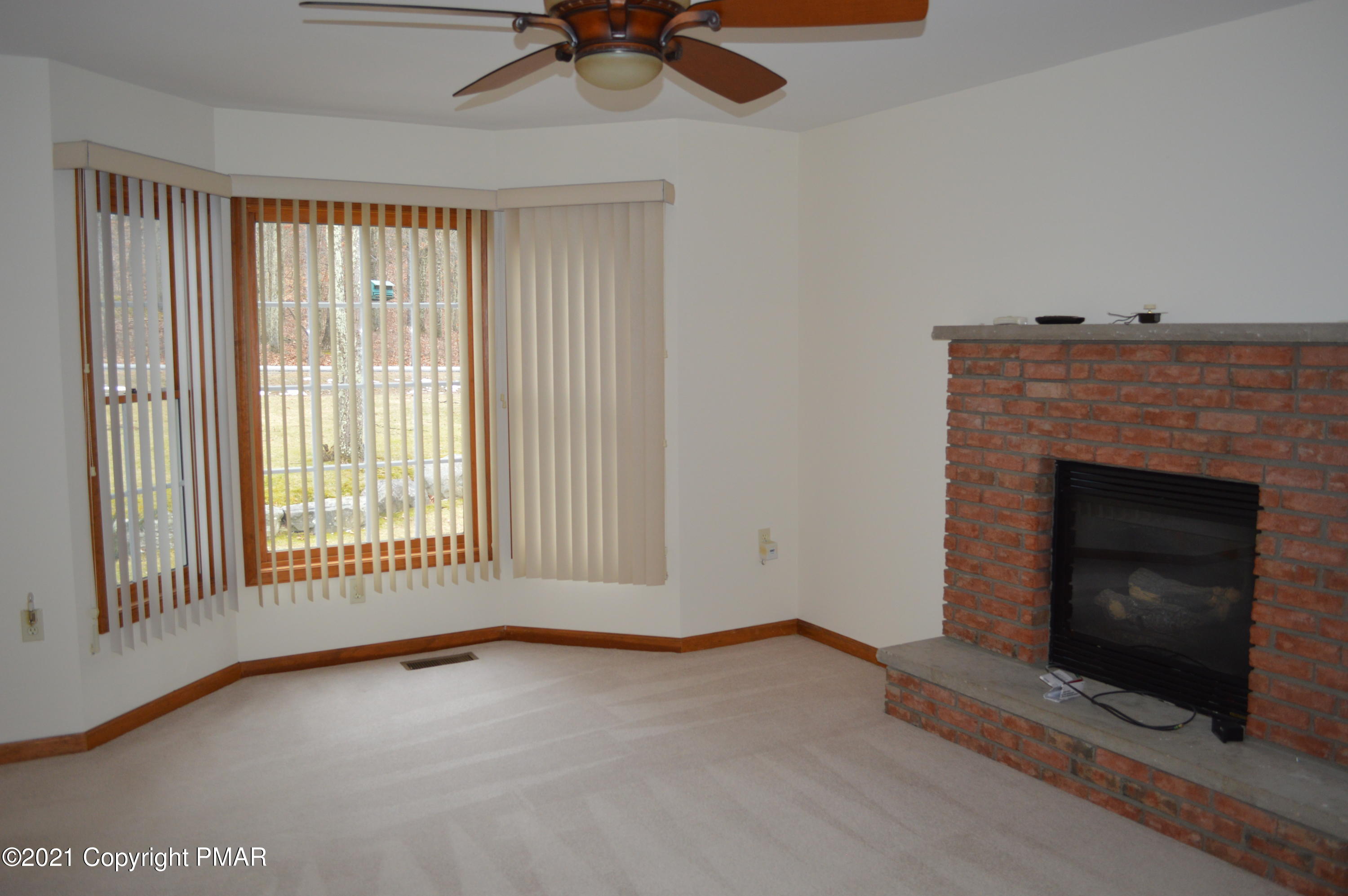 217 Haystack Road Henryville, PA 18332 - Photo 7 of 42 Living room2