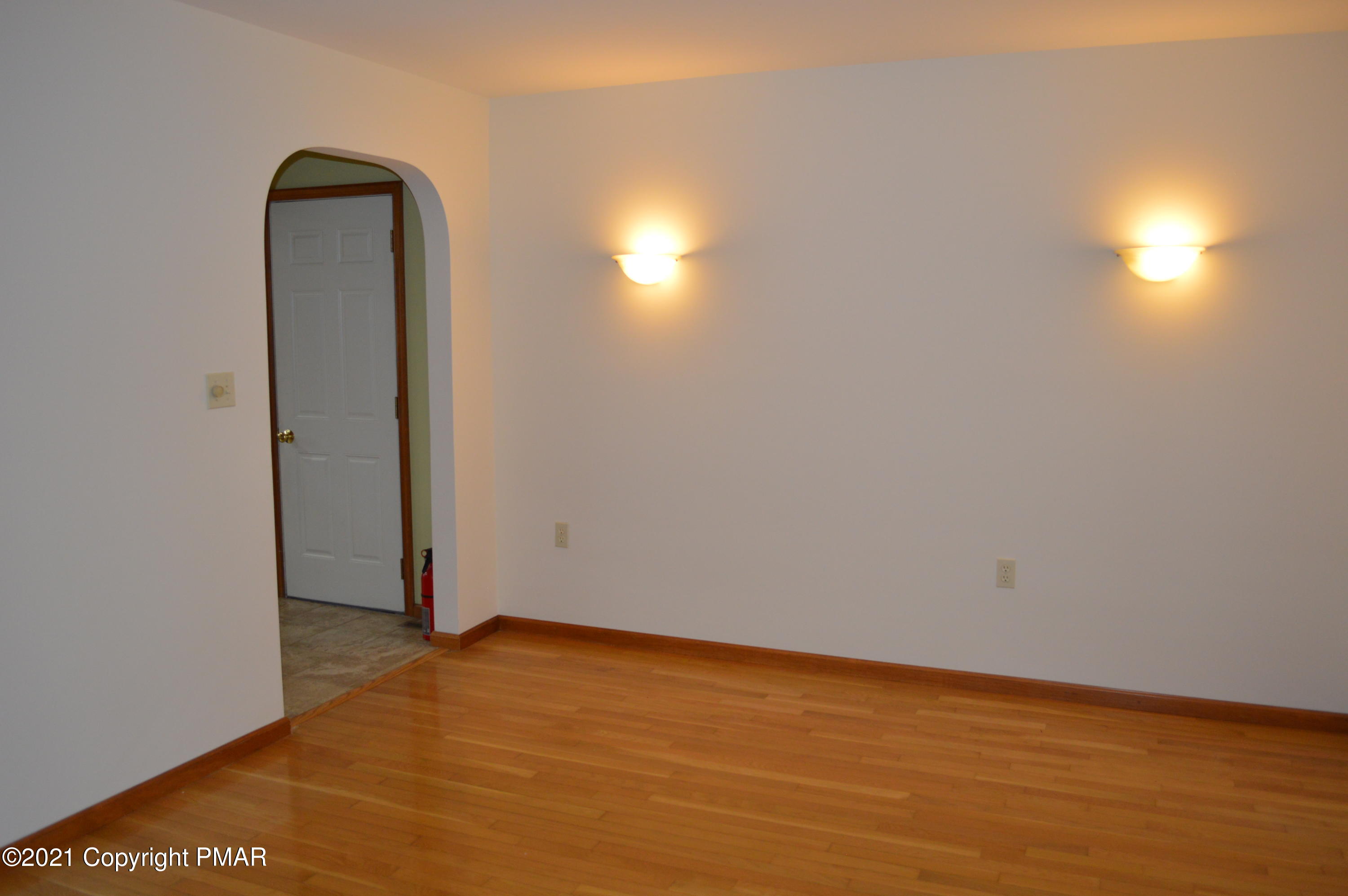 217 Haystack Road Henryville, PA 18332 - Photo 9 of 42 Dining room