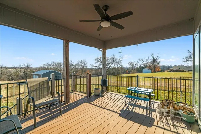 $950,000 | 925 County Road, Liberty, MO 64068