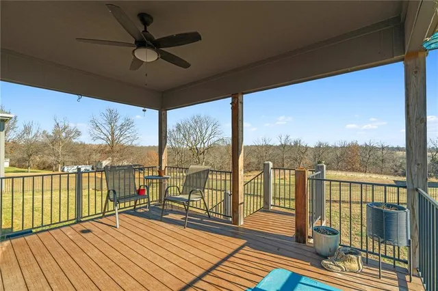 $950,000 | 925 County Road, Liberty, MO 64068