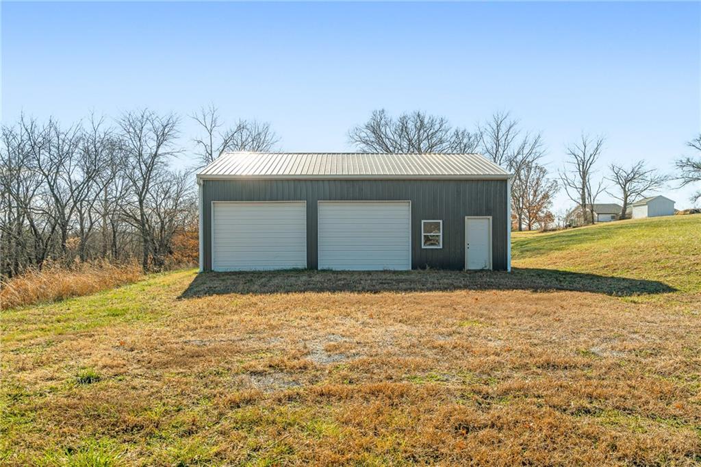 925 County Road Liberty, MO 64068 - Photo 17 of 88