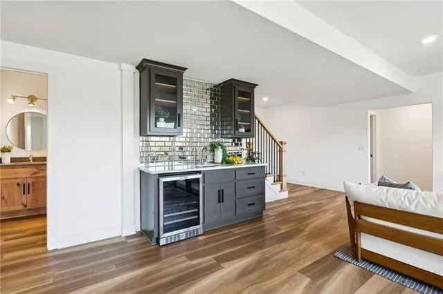 $935,000 | 925 County Road, Liberty, MO 64068