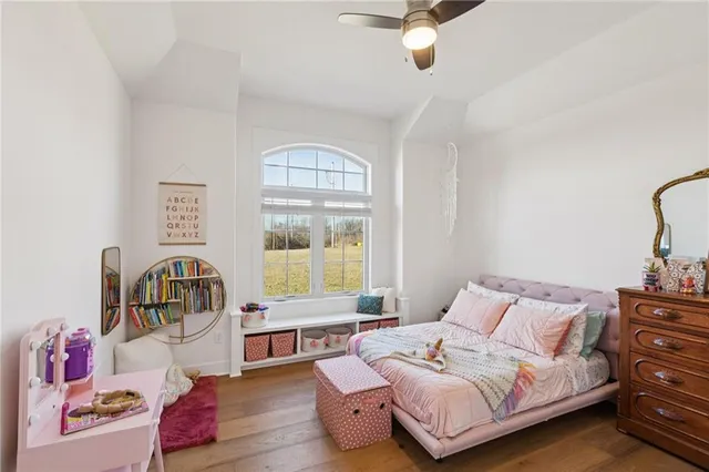 $935,000 | 925 County Road, Liberty, MO 64068