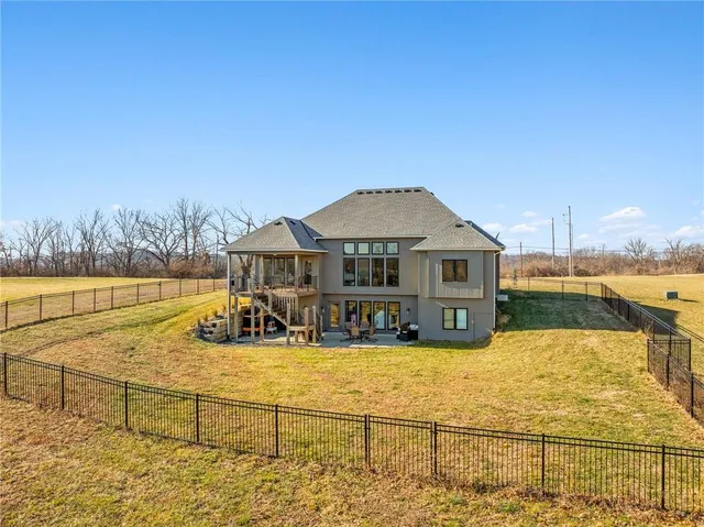 $925,000 | 925 County Road, Liberty, MO 64068
