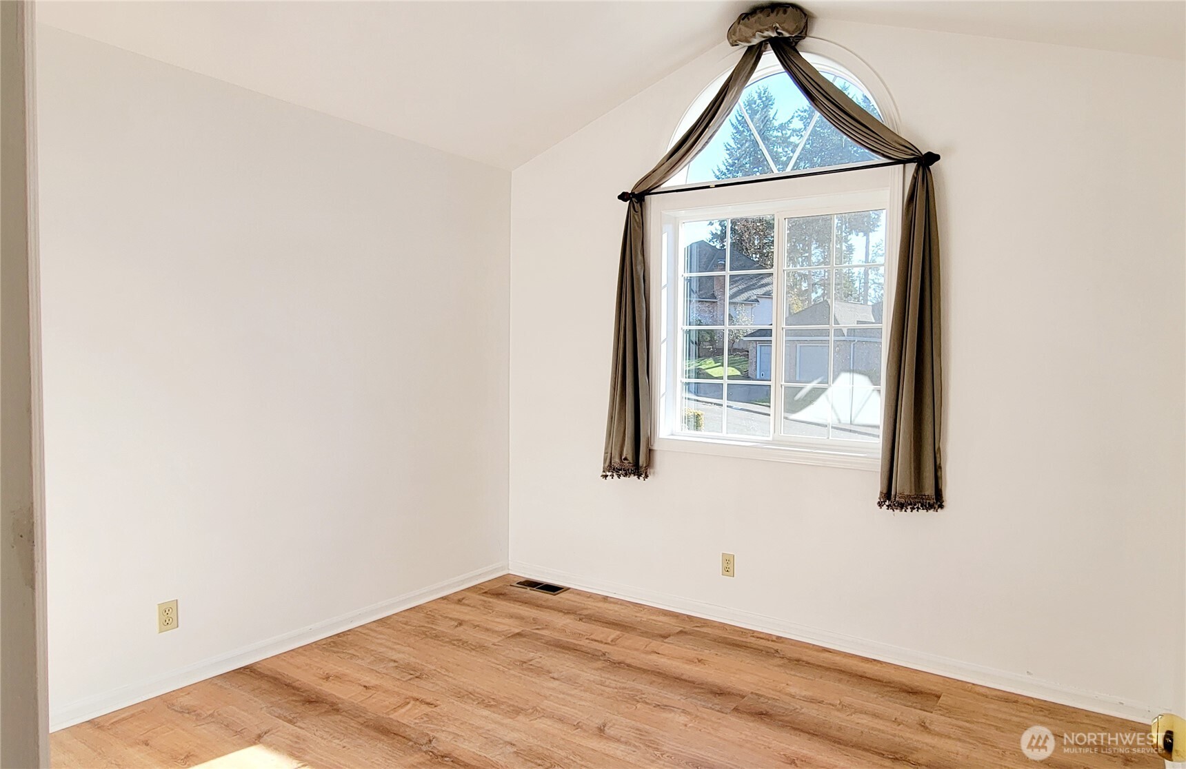1134 Southwest 333rd Place Federal Way, WA 98023 - Photo 11 of 16