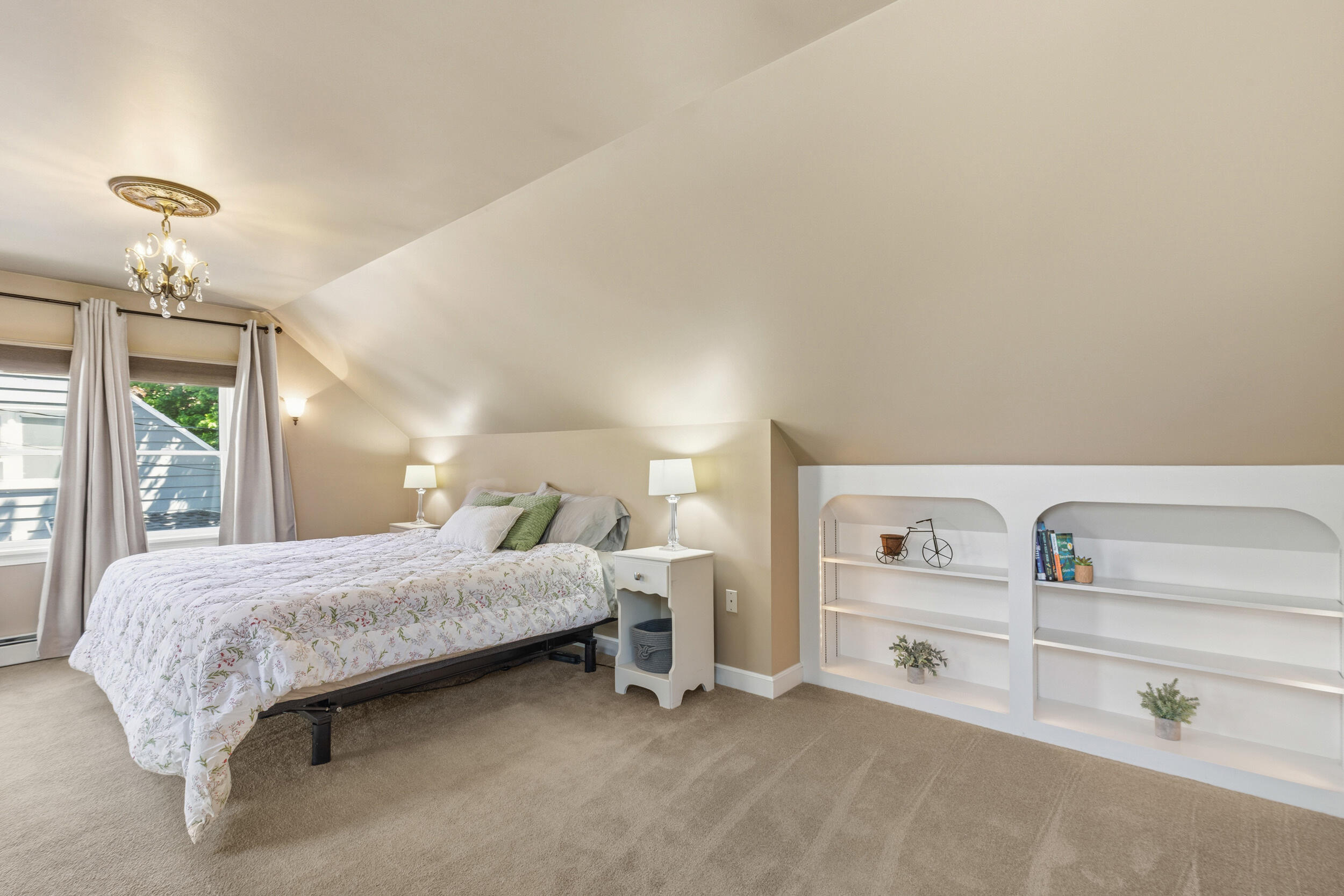 63 West Commonwealth Drive Portland, ME 04103 - Photo 22 of 46 Primary Bedroom