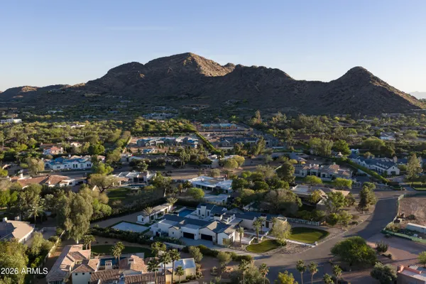 $14,000,000 | 5717 East Vía Los Ranchos, Paradise Valley, AZ 85253