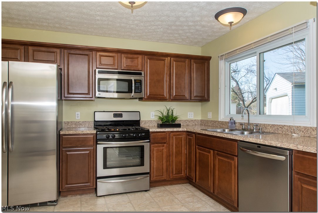 381 Longview Road Medina, OH 44256 - Photo 9 of 20 Gallery Image 9