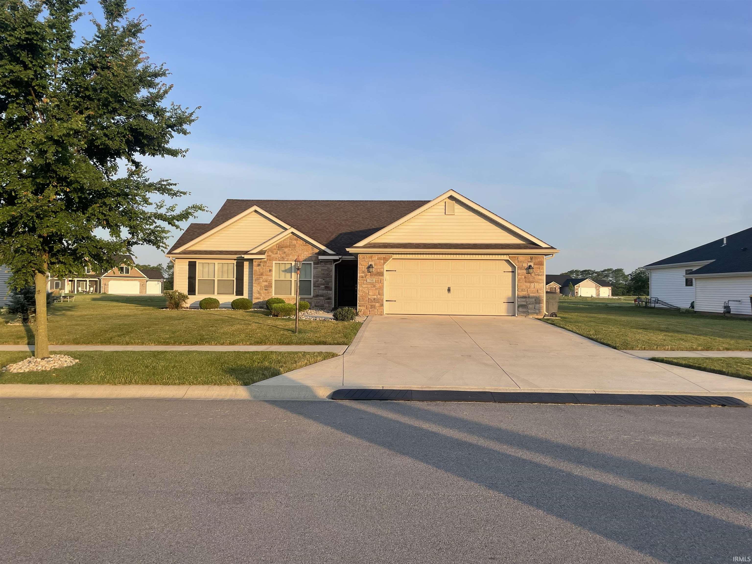 798 Sycamore Street Decatur, IN 46733 - Photo 1 of 18