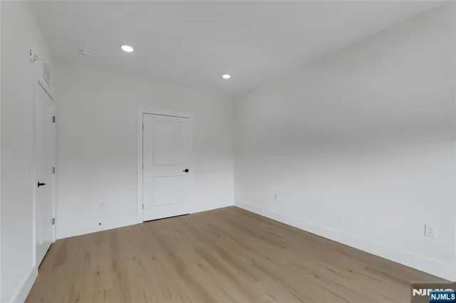 $2,350 | 255 Ridge Road, Unit 203, Lyndhurst, NJ 07071