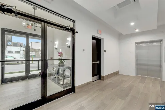 $2,350 | 255 Ridge Road, Unit 203, Lyndhurst, NJ 07071