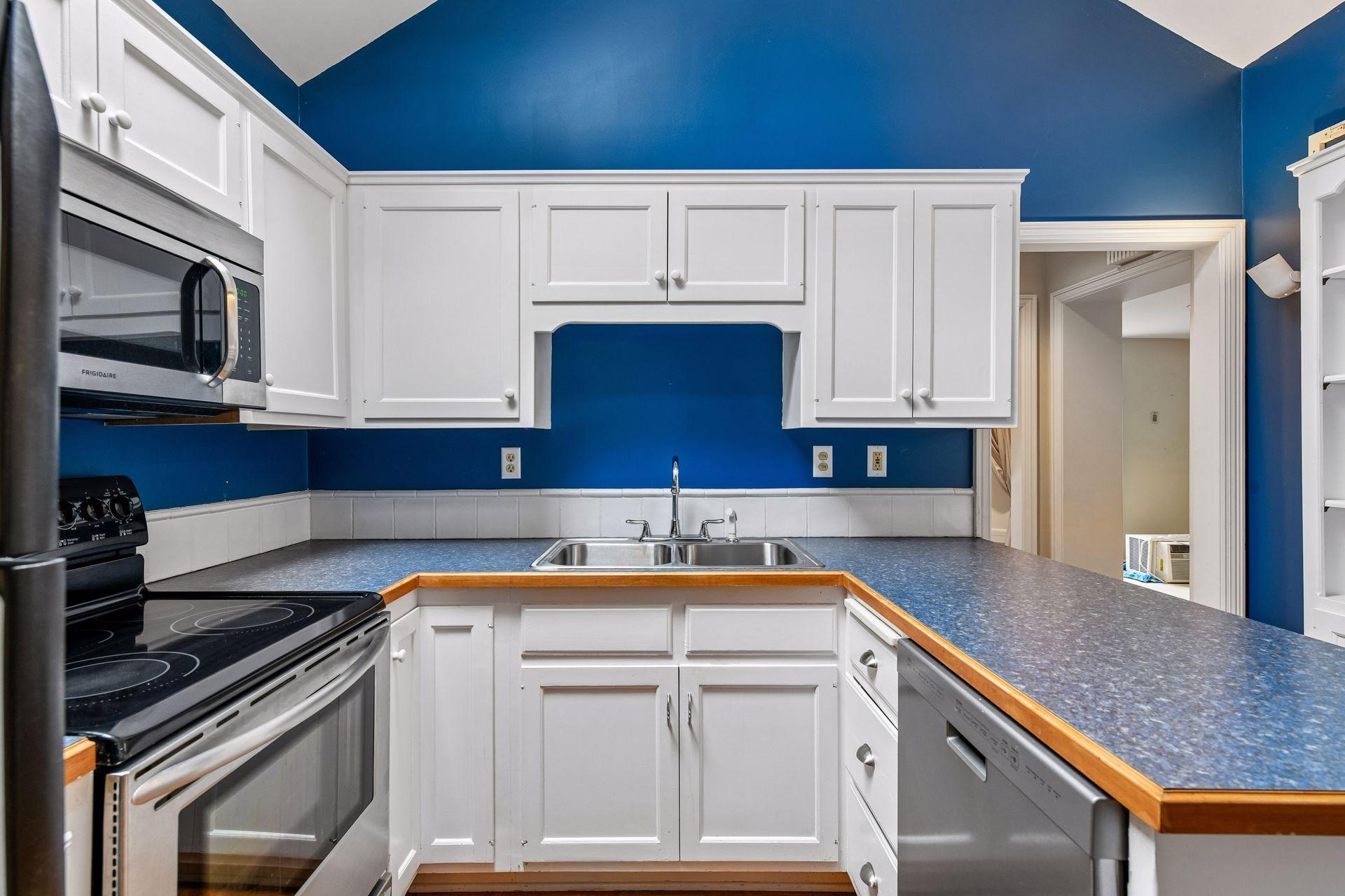 248 Center Street Excelsior, MN 55331 - Photo 7 of 27