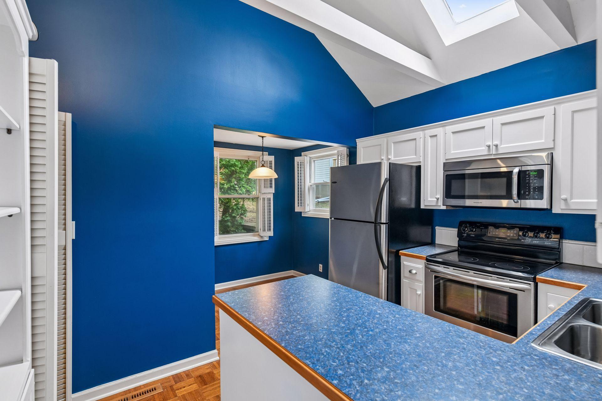 248 Center Street Excelsior, MN 55331 - Photo 8 of 27