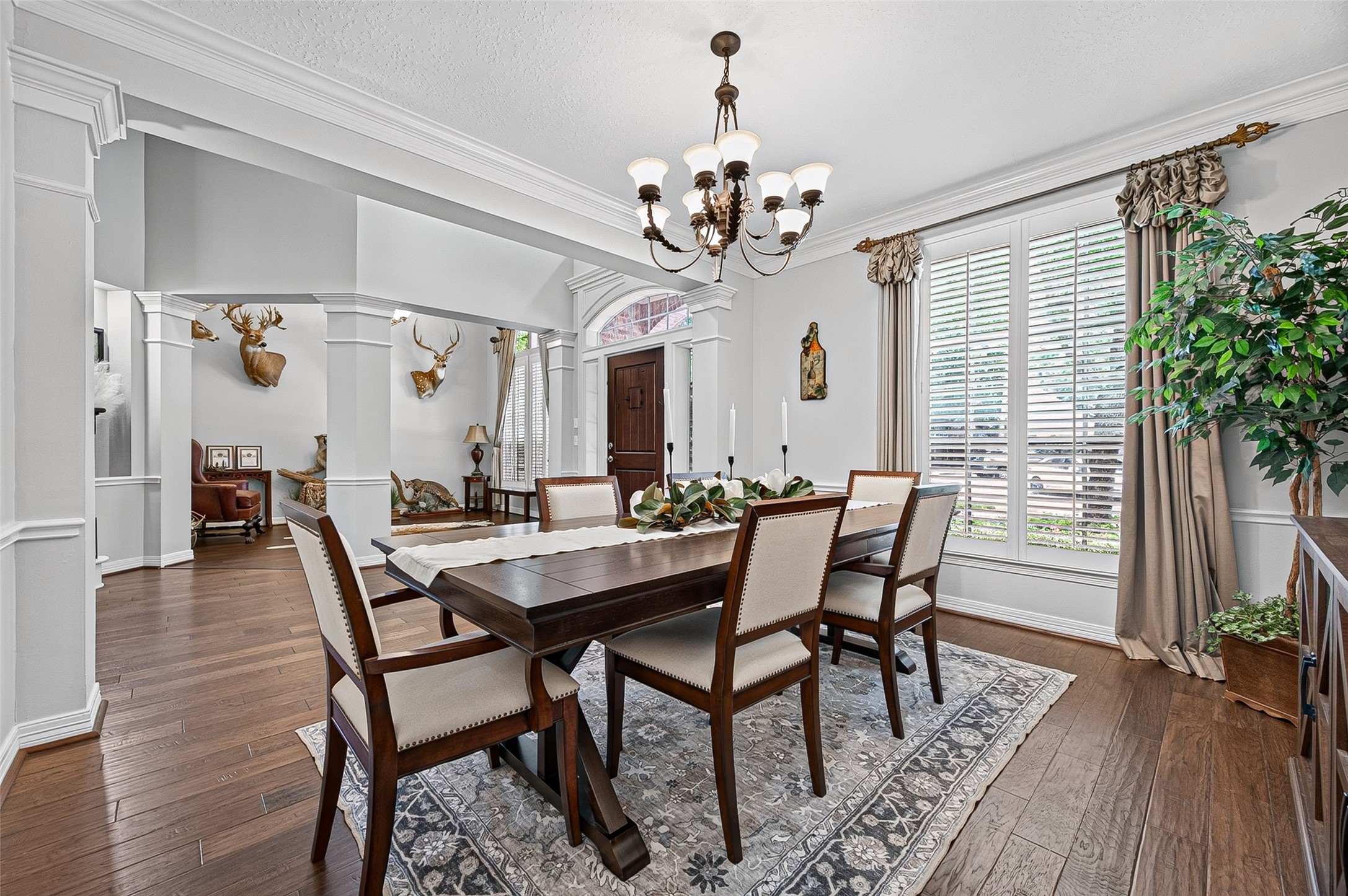 11822 Rue Beaujon Court Tomball, TX 77377 - Photo 8 of 50 The grand formal Dining Room can seat 10 when hosting.