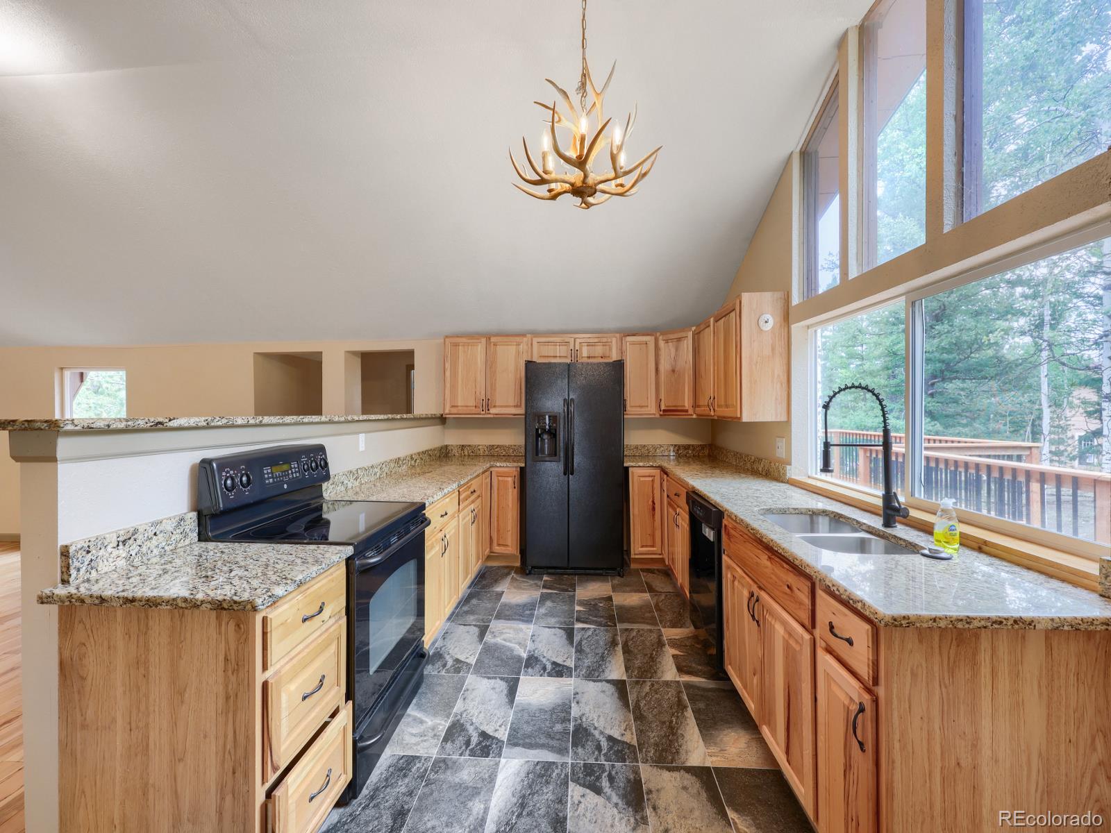 44 Anderson Road Florissant, CO 80816 - Photo 10 of 29 Gallery Image 10