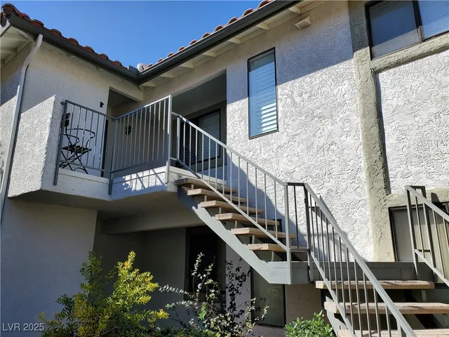 $1,200 | 6737 West Charleston Boulevard, Unit 3, Las Vegas, NV 89146