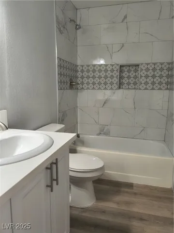 $1,200 | 6737 West Charleston Boulevard, Unit 3, Las Vegas, NV 89146