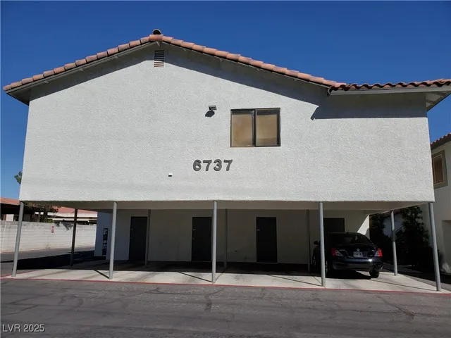 $1,200 | 6737 West Charleston Boulevard, Unit 3, Las Vegas, NV 89146