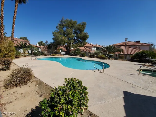 $1,200 | 6737 West Charleston Boulevard, Unit 3, Las Vegas, NV 89146