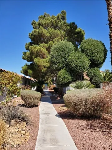 $1,200 | 6737 West Charleston Boulevard, Unit 3, Las Vegas, NV 89146