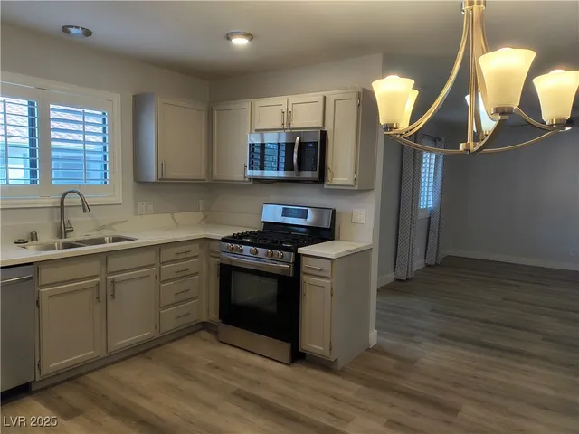 $1,200 | 6737 West Charleston Boulevard, Unit 3, Las Vegas, NV 89146