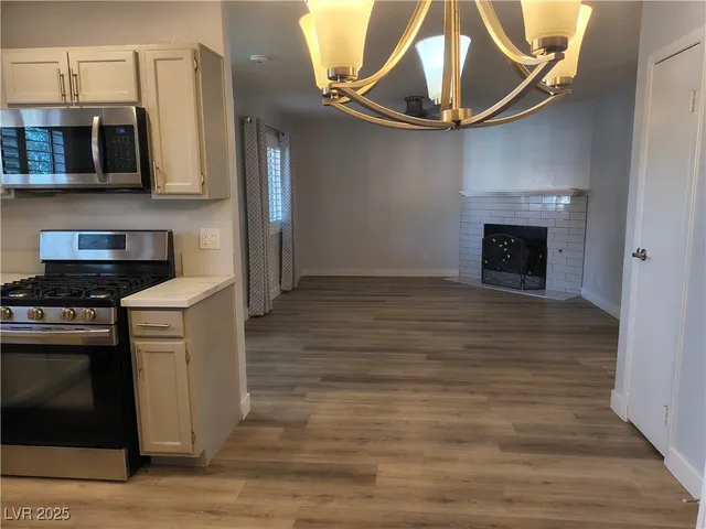 $1,200 | 6737 West Charleston Boulevard, Unit 3, Las Vegas, NV 89146